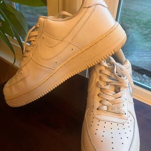 Nike Air Force One Classic Leather Low-Top Sneakers - White